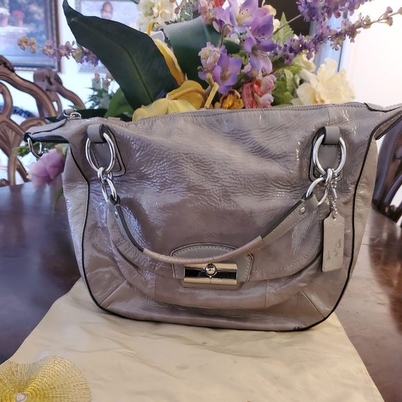 Handbag - Picture 1 of 6